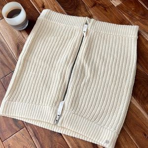 Lululemon’s Angel Wing Beige Falling Freely Neck Warmer Scarf/Wrap - NWOT